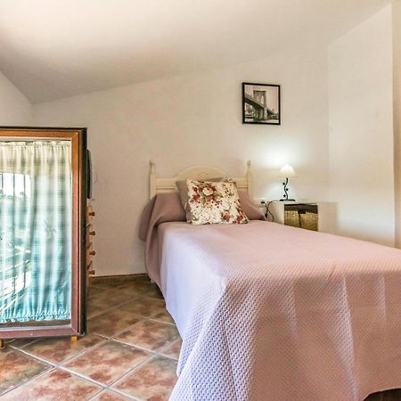 Pet Friendly Home In Hornachuelos With Kitchen Bagian luar foto