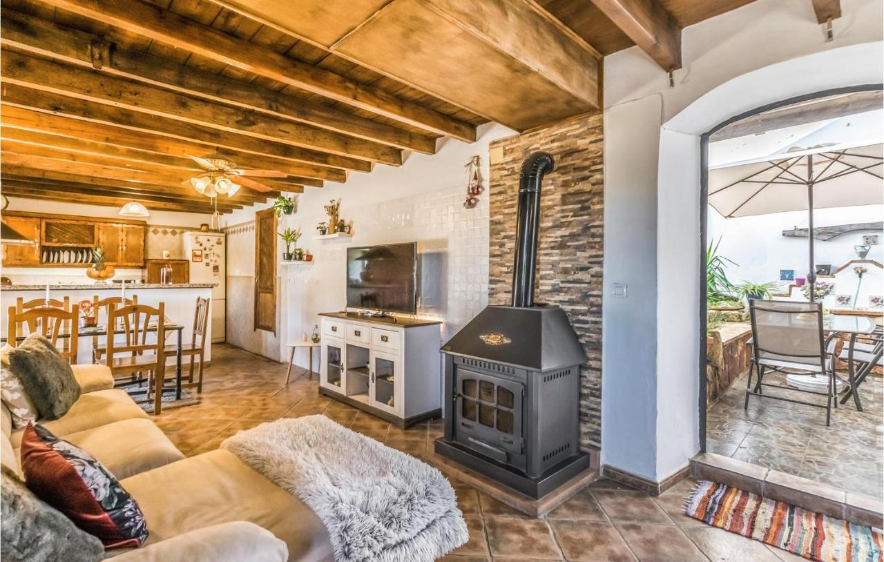 Pet Friendly Home In Hornachuelos With Kitchen Bagian luar foto