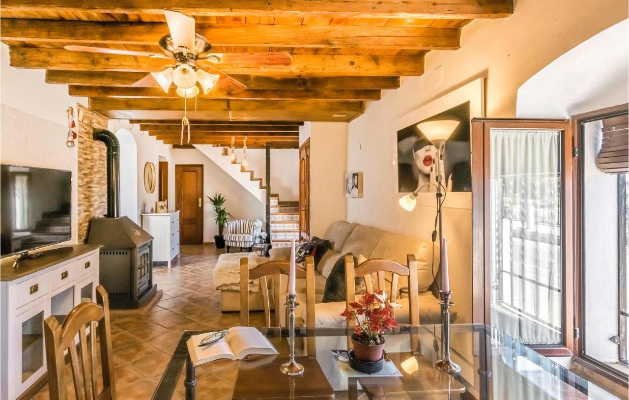 Pet Friendly Home In Hornachuelos With Kitchen Bagian luar foto